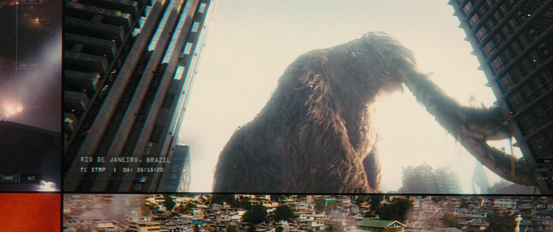 Titanus Behemoth càn quét qua đô thị với cặp ngà khổng lồ xé toạc các công trình