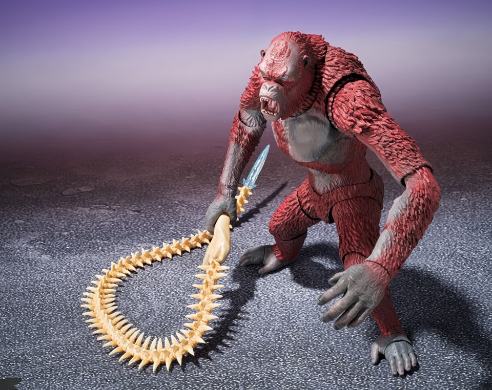 Tác phẩm mô hình nghệ thuật S.H.MonsterArts Skar King với đầy đủ phụ kiện roi Whipslash và khớp tạo dáng linh hoạt.
